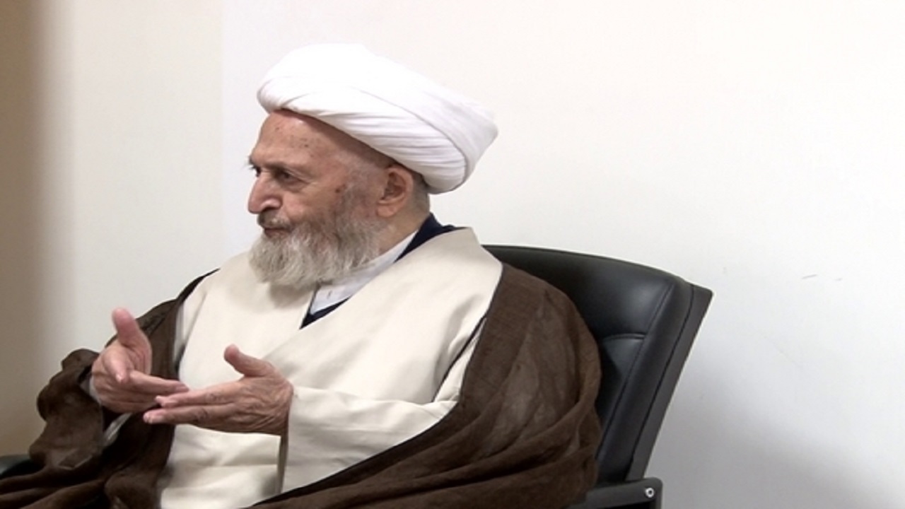 تاکید آیت الله سبحانی بر نظارت مستمر بر عملکرد ادارات دولتی