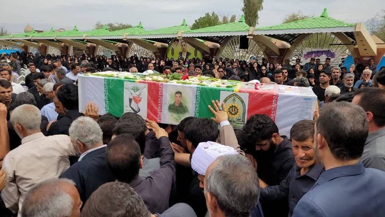برگزاری آیین تشییع پیکر مطهر سرباز شهید «محمد رودابی» در جیرفت