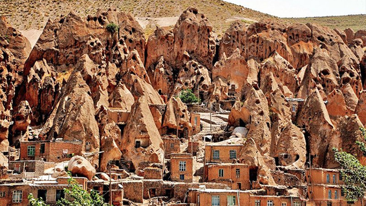 کندوان؛ یکی از زیباترین روستا‌های صخره‌ای جهان + فیلم