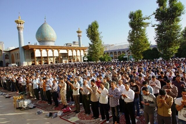 اقامه نماز عید فطر در حرم شاهچراغ (ع)