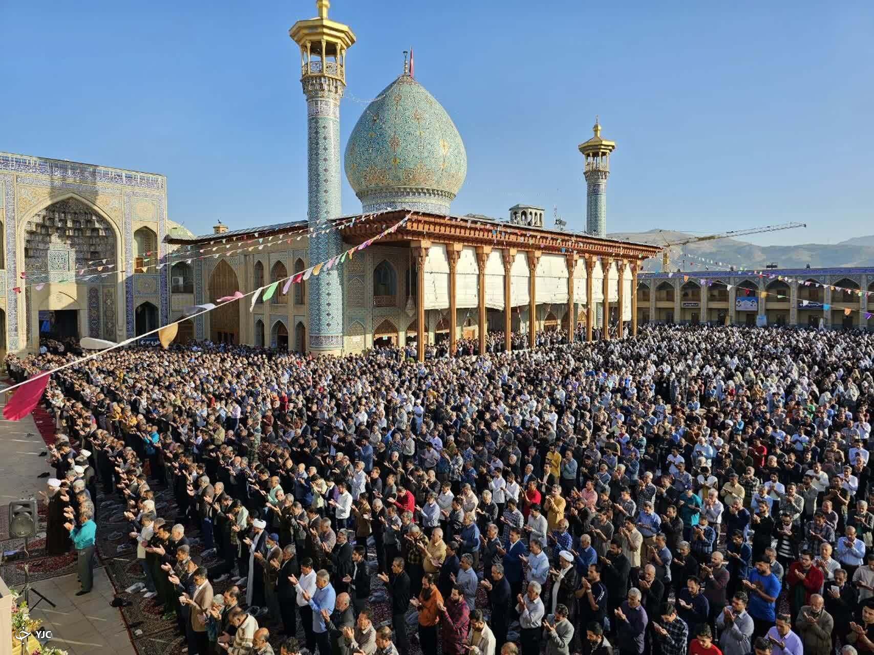 نوای بندگی در سومین حرم اهل بیت (ع) طنین‌انداز شد