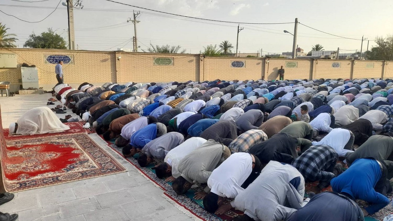 برپایی نماز شکر و بندگی در شهرستان کاکی + تصاویر