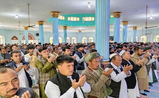 اقامه نماز عید فطر در افغانستان + تصاویر