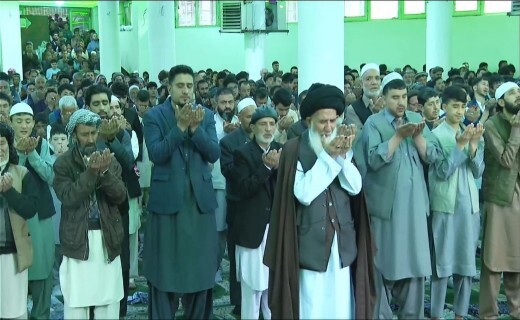 اقامه نماز عید فطر در افغانستان + تصاویر