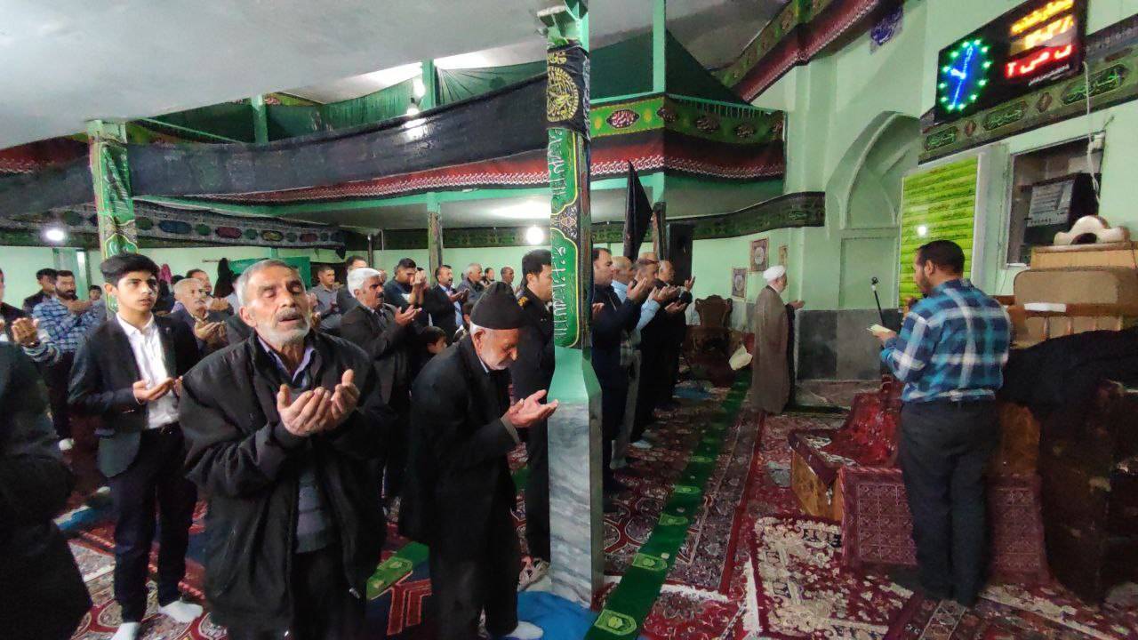 اقامه نماز عید فطر در روستای توآباد اقامه نماز عید فطر در روستای توآباد