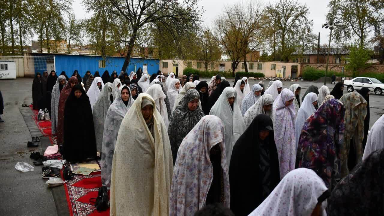 حضور بانوان در صف نماز عید فطر