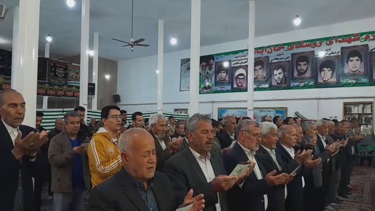 فیلمی از حال و هوای نمازگزاران روستای خان آباد در روز عید سعید فطر + فیلم