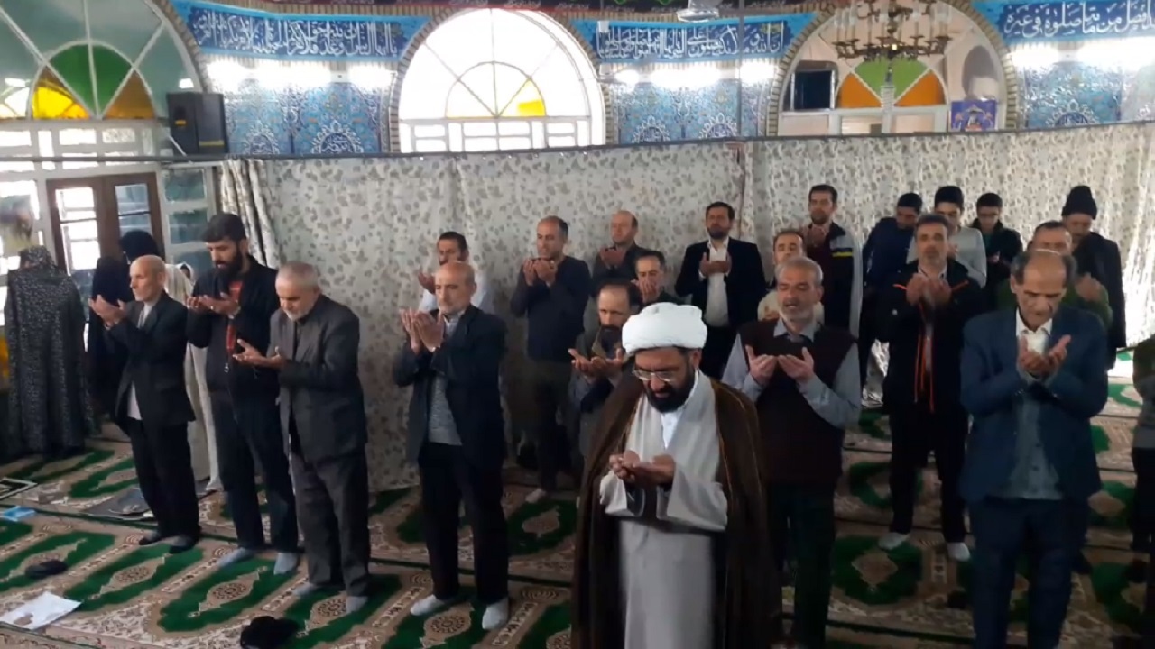 اقامه نماز عید سعید فطر در روستای گلیرد طالقان + فیلم