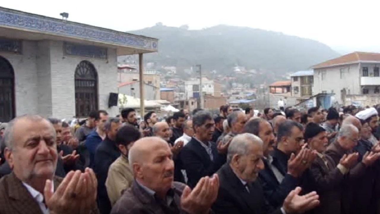 مصلی امامزاده عبدالحق (ع) بخش زیراب میزبان نمازگزاران عید سعید فطر شد + فیلم