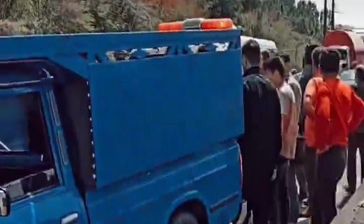 برخورد مرگبار نیسان آبی با پرسنل اداره راه رضوانشهر