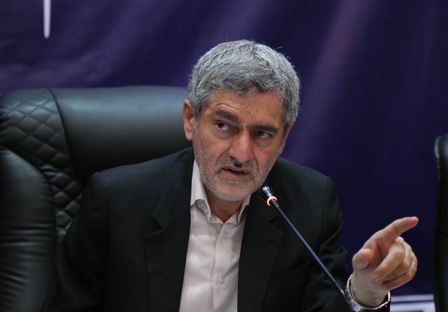 همه دستگاه‌ها ملزم به همکاری با سرمایه‌گذاران و صاحبان صنایع هستند