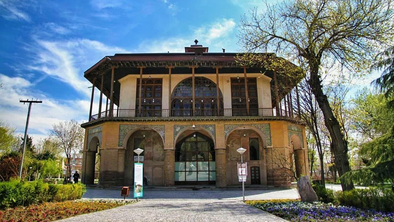عمارت چهل‌ستون از ارزشمندترین بناهای صفوی در قزوین + فیلم