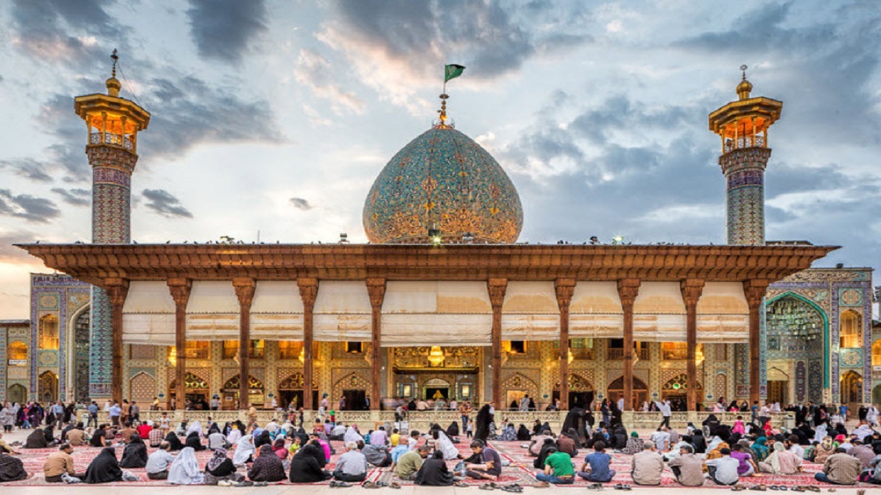 سفری معنوی به آرامگاه شاهچراغ در شیراز + فیلم