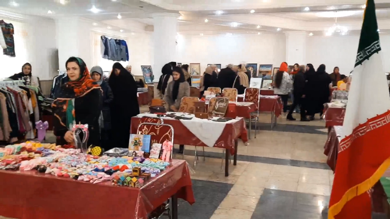 برپایی نمایشگاه توانمندی‌های بانوان روستای بنیس