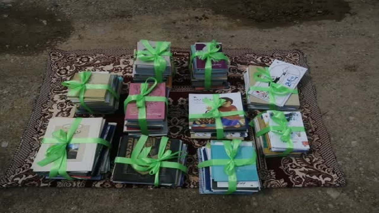 راه‌اندازی قفسه‌های کتاب کودک و نوجوان در مساجد مناطق کم‌برخوردار و یا روستایی