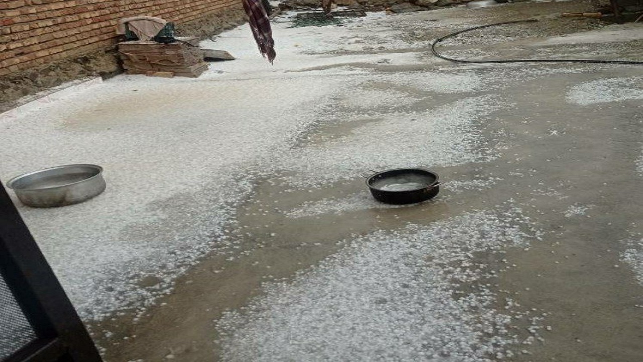 ببینید تصاویر و فیلم از بارش شدید باران و تگرگ در جنوب سیستان و بلوچستان