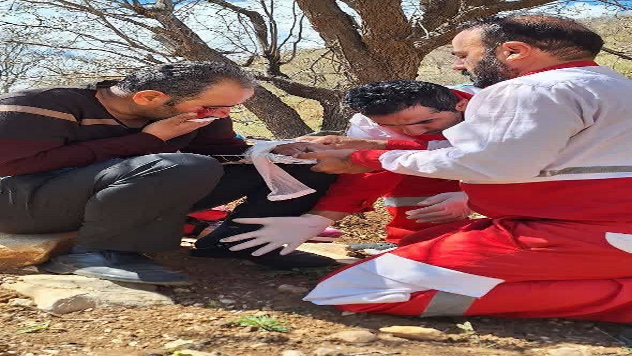 امدادرسانی به فرد سقوط کرده از ارتفاعات چهارمحال و بختیاری