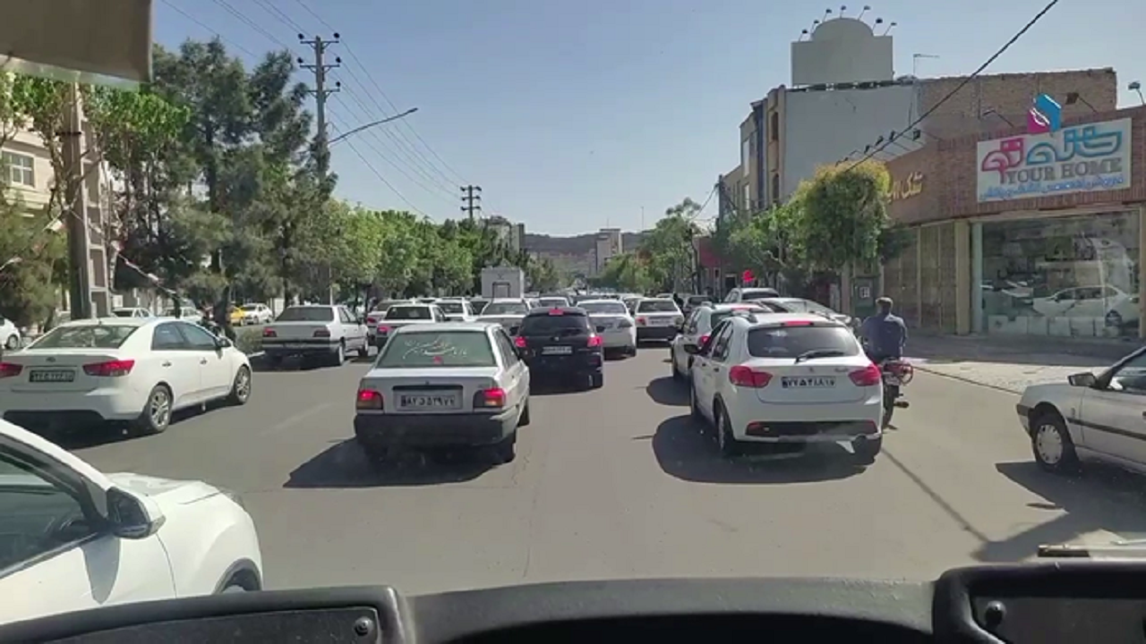 ترافیک سنگین در ساعات پیک در تقاطع فردوسی – صدوقی
