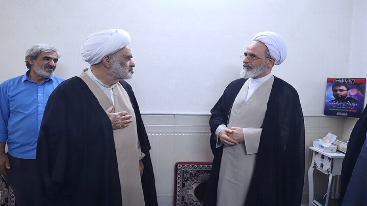 آیت الله اعرافی در منزل شهیدالقدس «محسن صداقت» حضور یافت