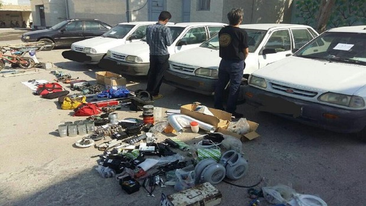 سارقان لوازم داخلی خودرو در غرب تهران دستگیر شدند