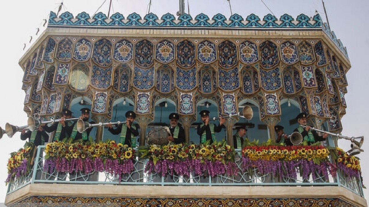 نقاره‌نوازی؛ آیینی کهن در حرم امام رضا (ع)