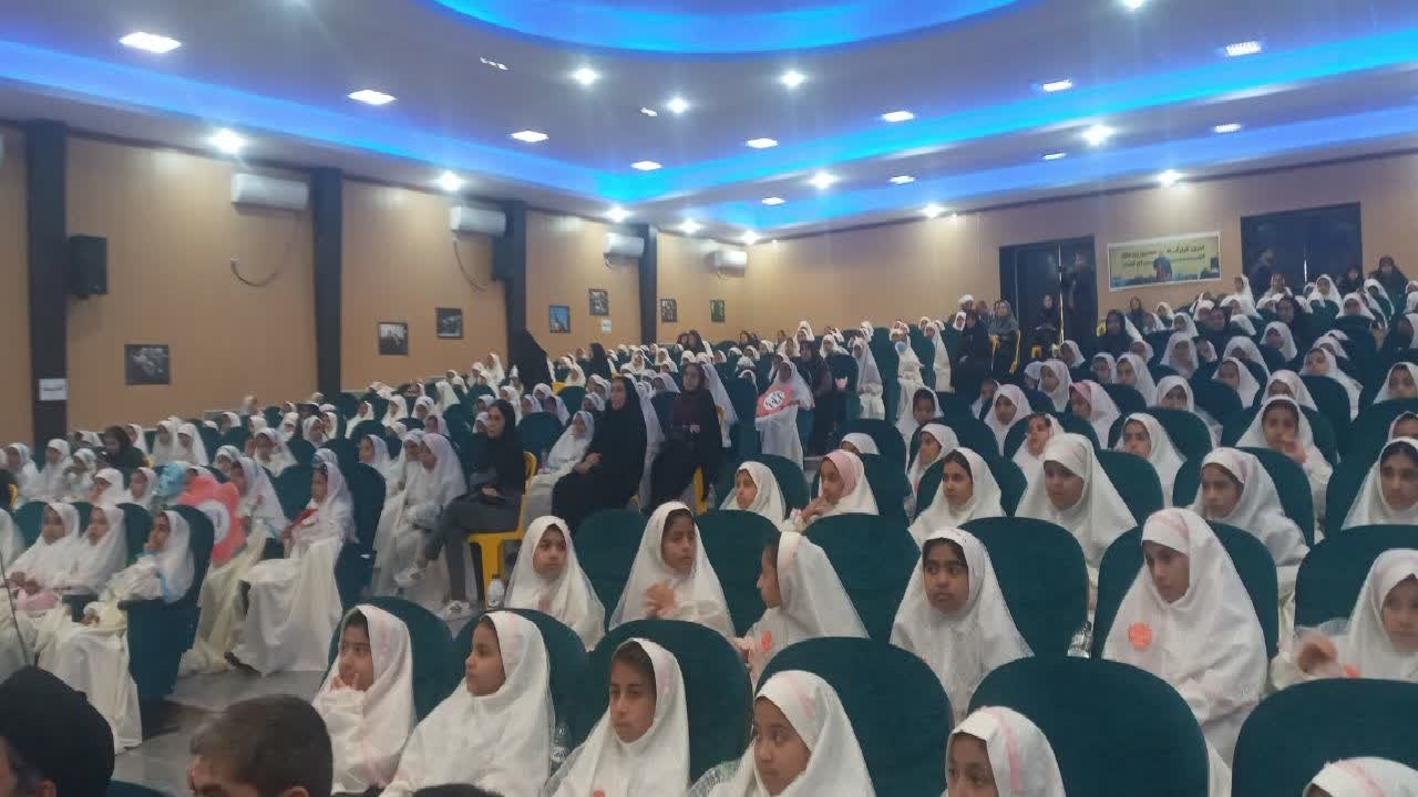 برگزاری جشن تکلیف ۴۰۰ دانش آموز در هندیجان