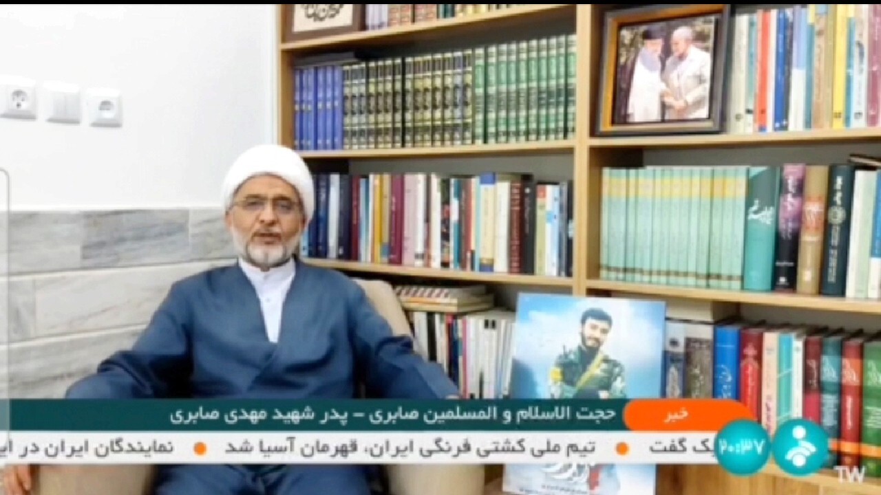 استقبال خانواده شهدای لشکر فاطمیون از پاسخ موشکی ایران + فیلم