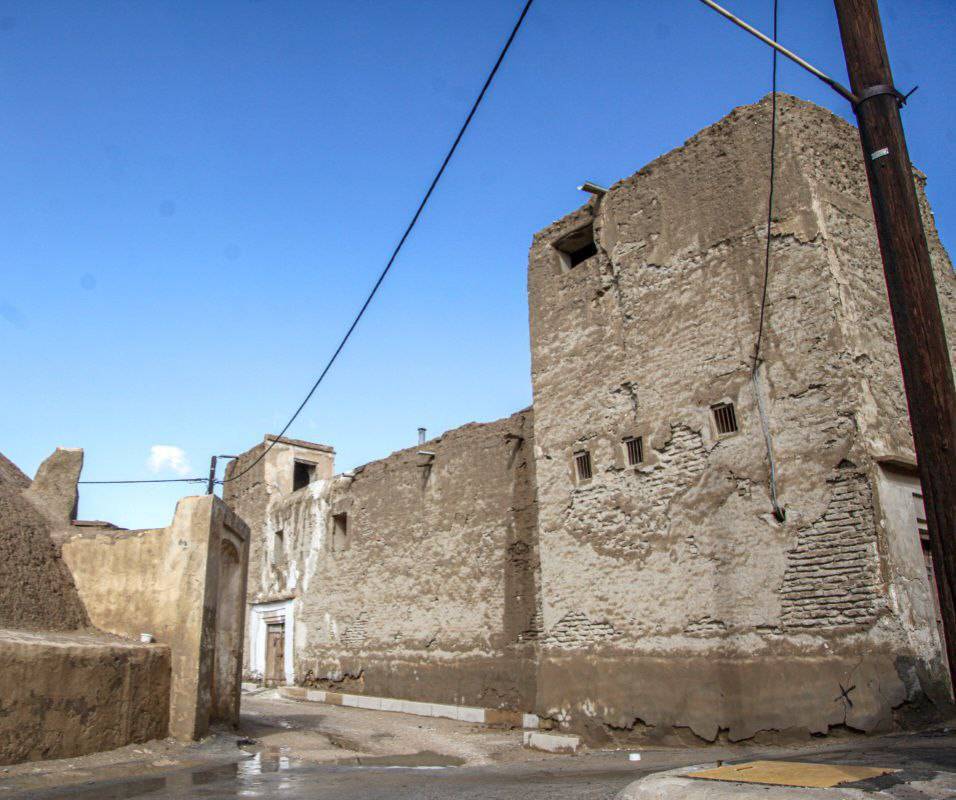 آسمان شهر لارستان بعد از بارش باران به رنگ آبی درآمد