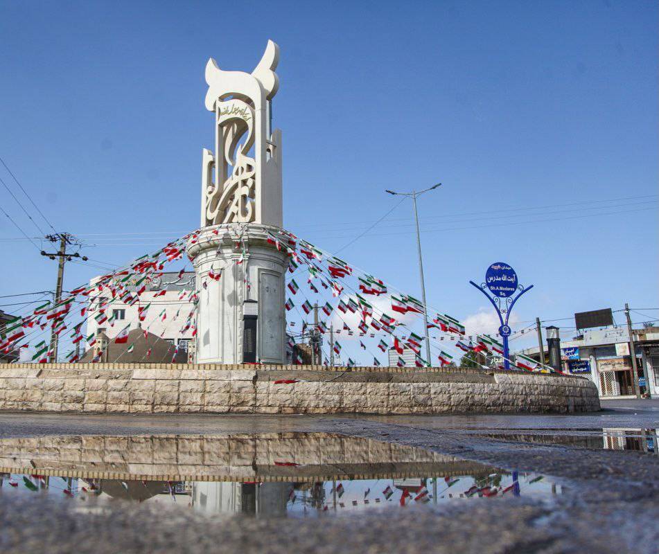 نمایی از آسمان آبی شهر لارستان