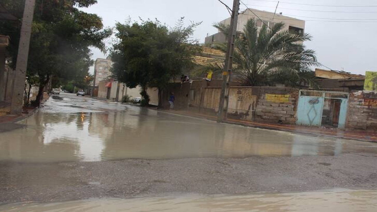 بارش باران و آبگرفتگی در معابر جاسک + فیلم