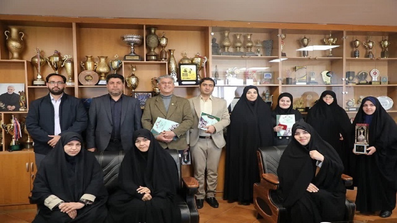 تجلیل از دست‌اندرکاران رویداد کشوری جامعه پرداز در همدان