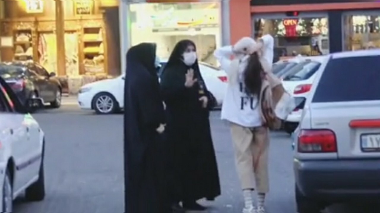همکاری بانوان قمی با ماموران پلیس در اجرای طرح نور+فیلم
