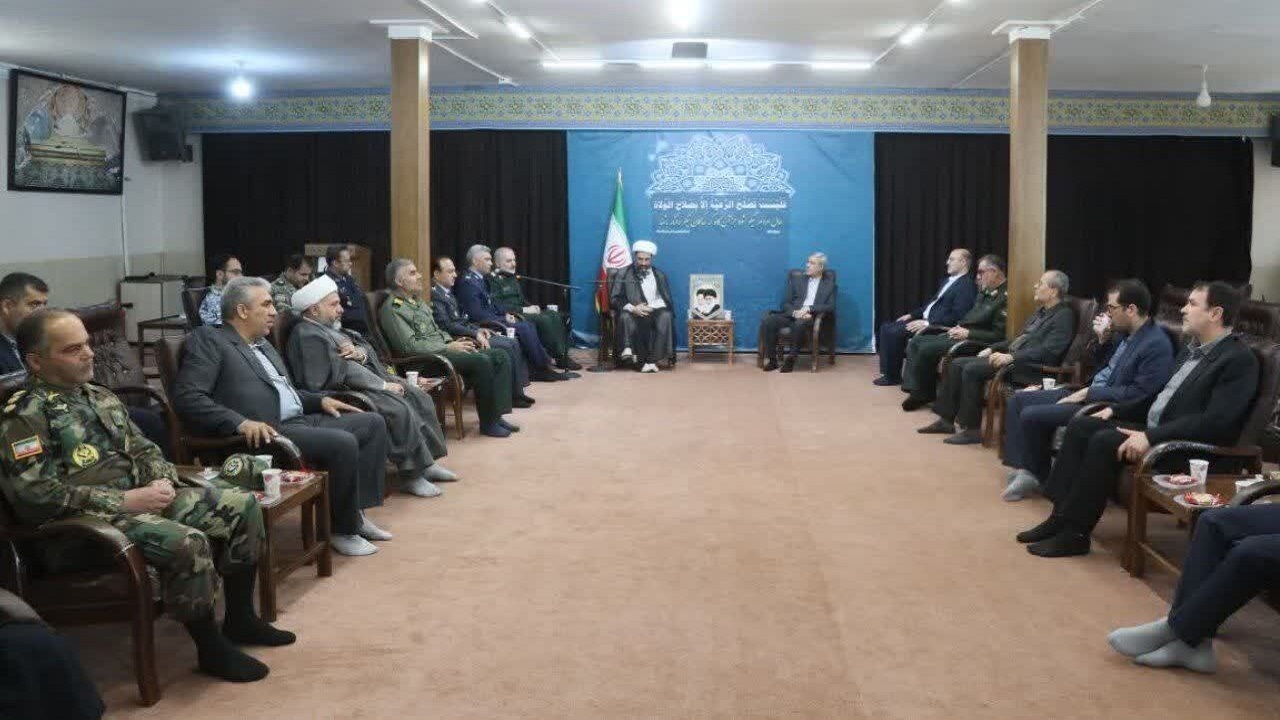 دیدار امام جمعه همدان و استاندار با اعضای شورای تأمین استان همدان