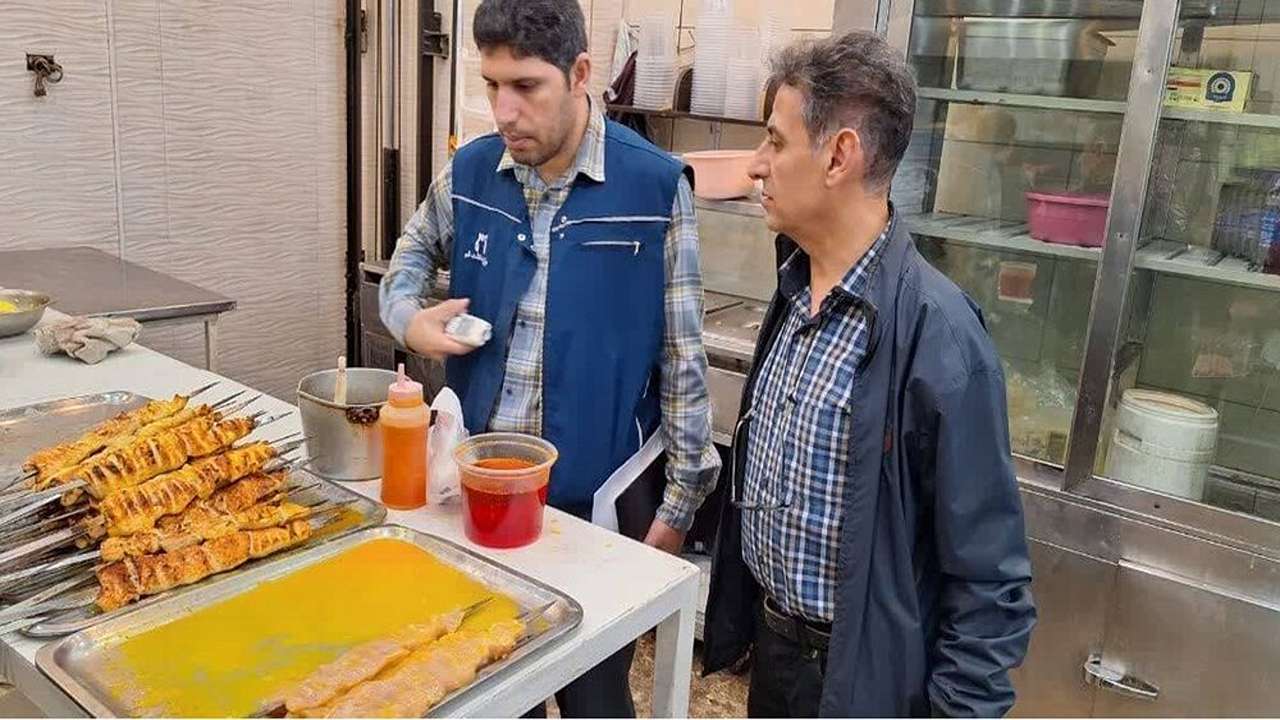 ۲۸۲ کارشناس علوم پزشکی سمنان بر سلامت مواد غذایی در نوروز نظارت می‌کنند