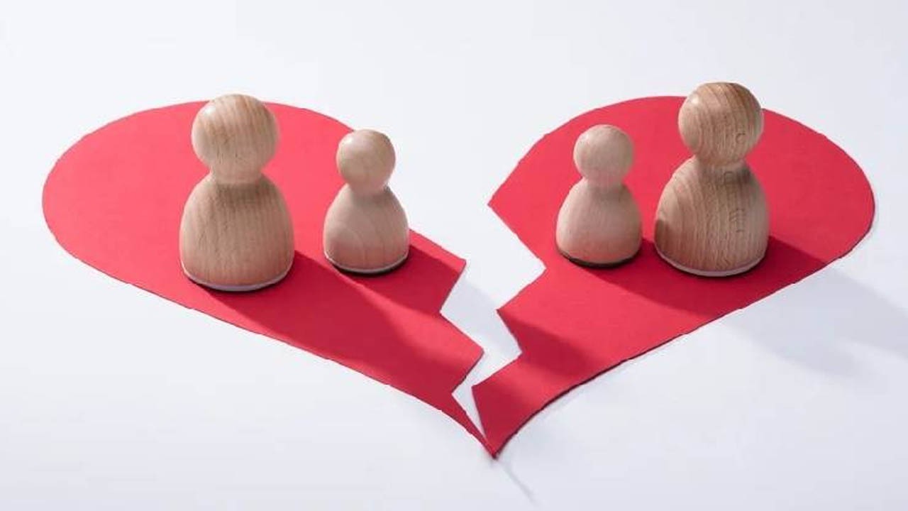 ۱۴ راهکار برای مقابله با آثار طلاق بر کودکان
