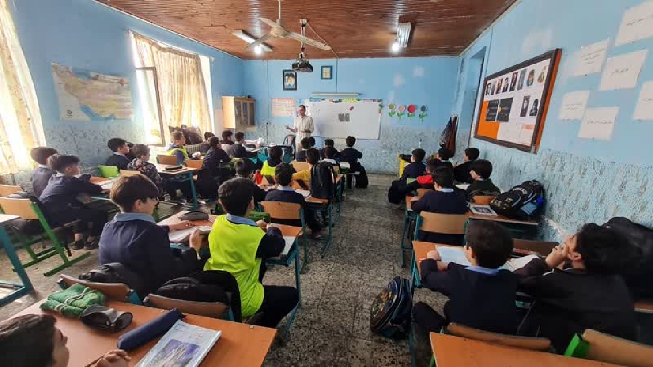 کارگاه آموزشی مبانی محیط زیست درمدارس رشت