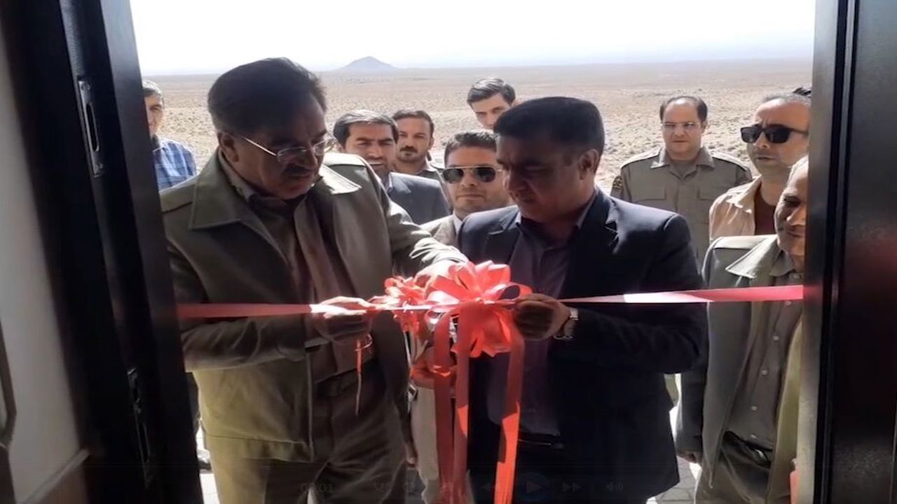 معاون رئیس‌جمهور پاسگاه محیط‌‍‌بانی مهدیشهر را بهره‌برداری کرد
