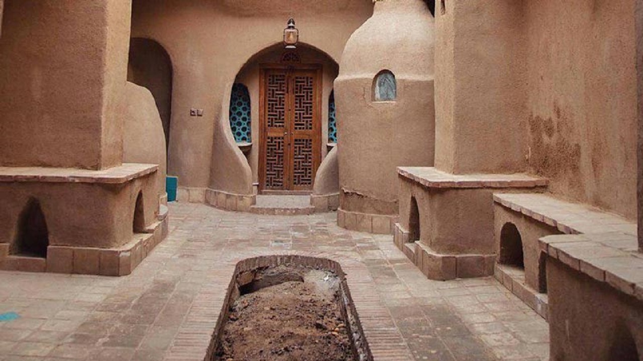 جلوه معماری اصیل ایران در کوچه دوطبقه کاشان + فیلم