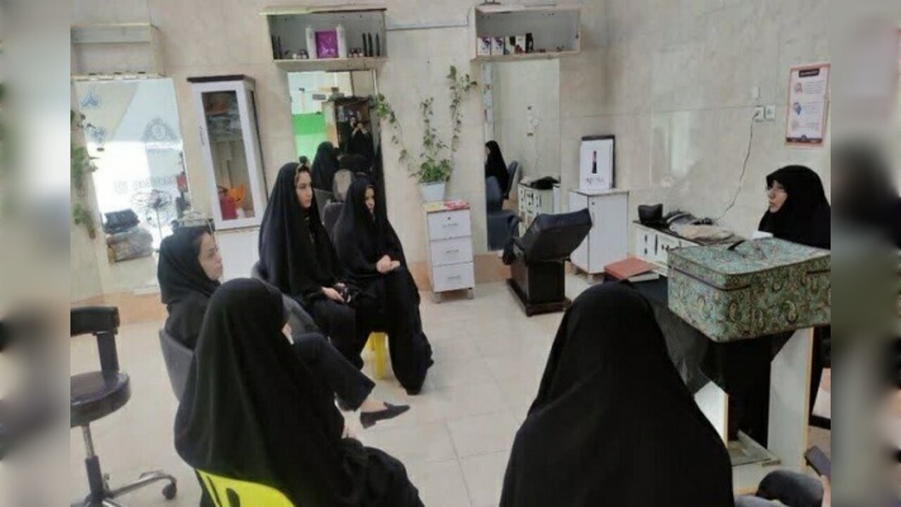 الگوبرداری استان های آذربایجان غربی و مازندران از طرح سفیران زیبایی قم