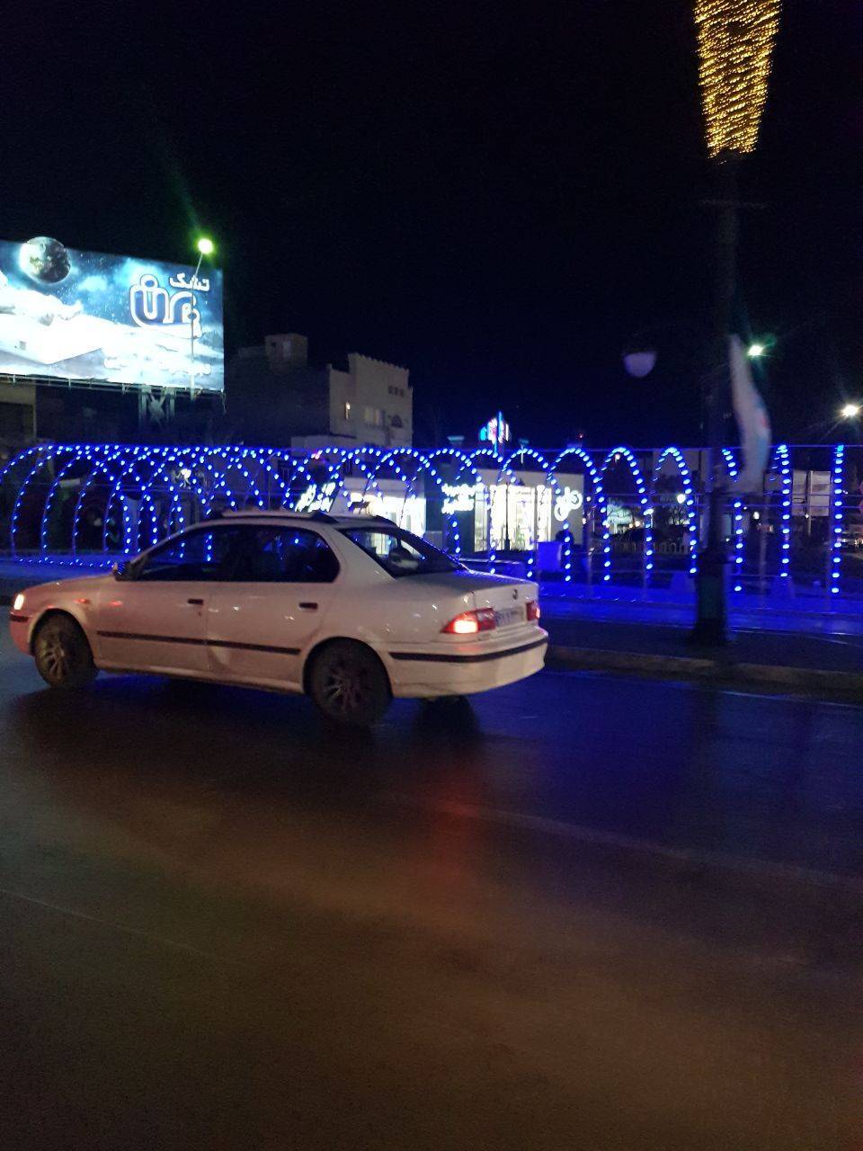 منور شدن معابر مشهد به رنگ آبی درآمد