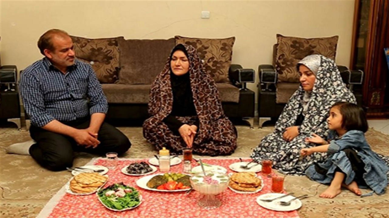 چگونه از تقارن عید در عید برای رشد معنوی، فکری و تربیت فرزندان بهره ببریم؟