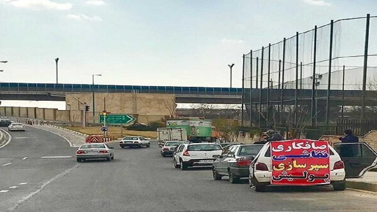 نصب غیر اصولی تابلو‌های تبلیغاتی در معابر و خطر افزایش تصادفات