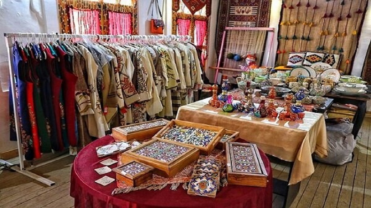۱۸ بازارچه نوروزی صنایع دستی در آذربایجان‌غربی برپاست