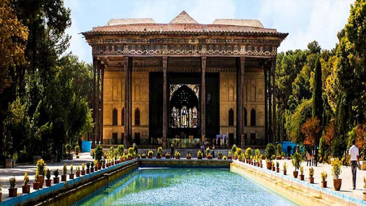 کاخ موزه چهلستون اصفهان پذیرای گردشگران نوروزی