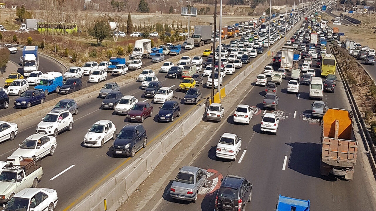 تردد دو میلیون و ۳۴۱ هزار خودرو از جاده‌های استان قم