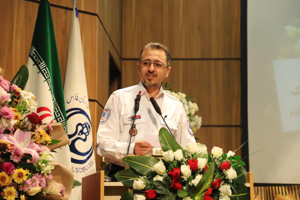 ارائه خدمات امدادی در آزاد راه شیراز_اصفهان