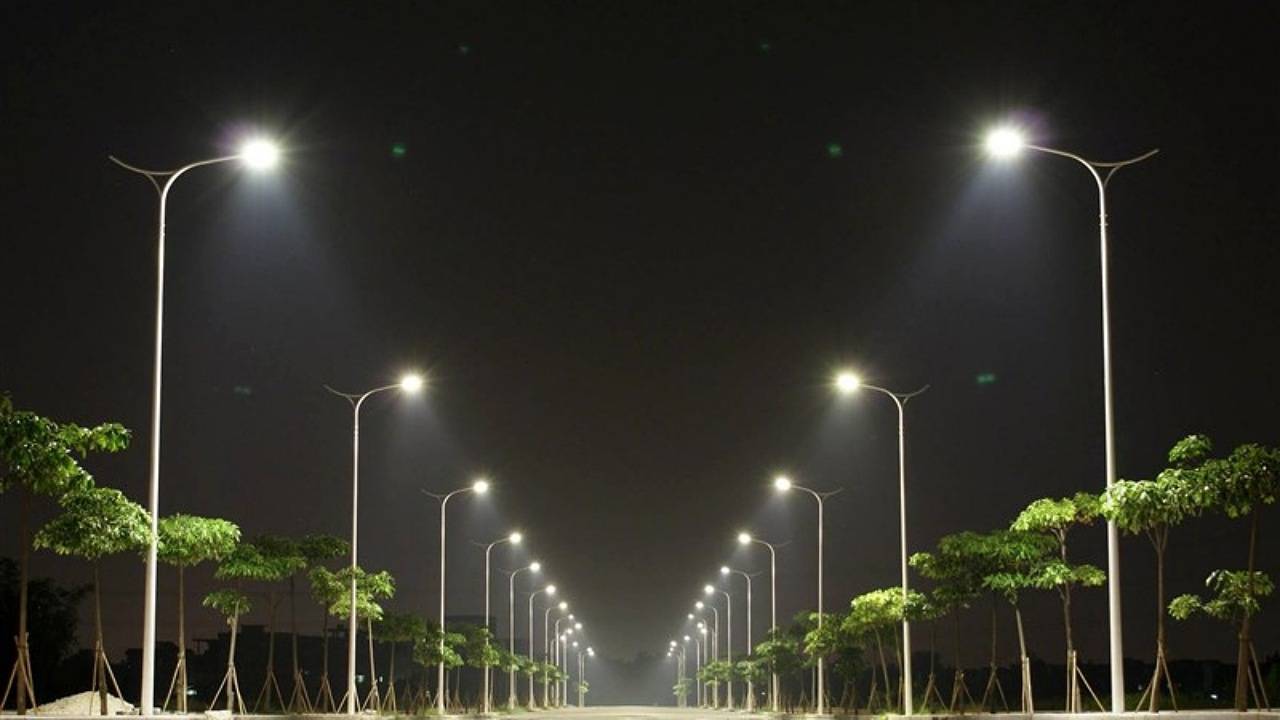 تقویت روشنایی معابر شهری کرمان در سال۱۴۰۳ سرعت می‌گیرد