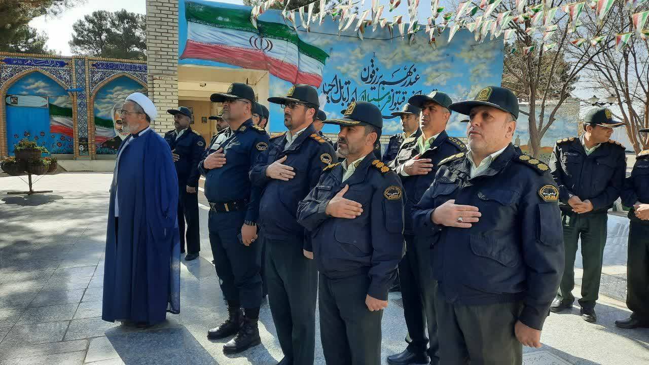 ادای احترام به شهدا