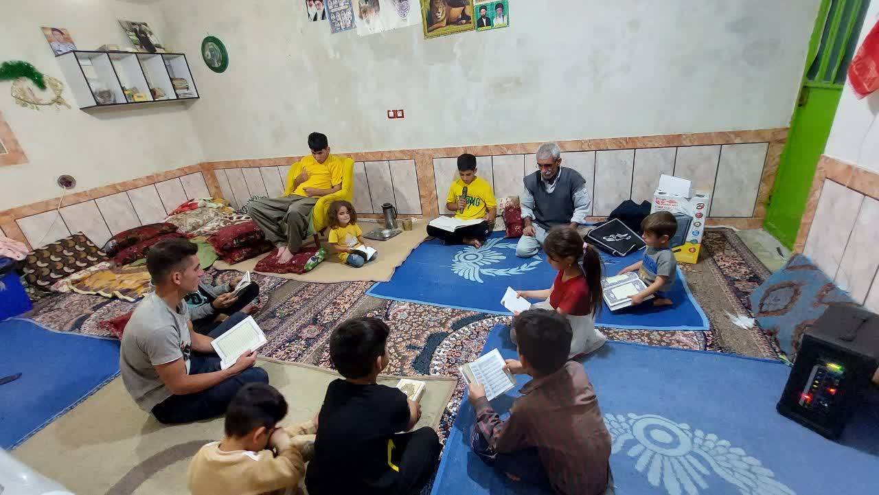 کلاس آموزش قرآن کریم در روستای الیف کلاس آموزش قرآن کریم در روستای الیف