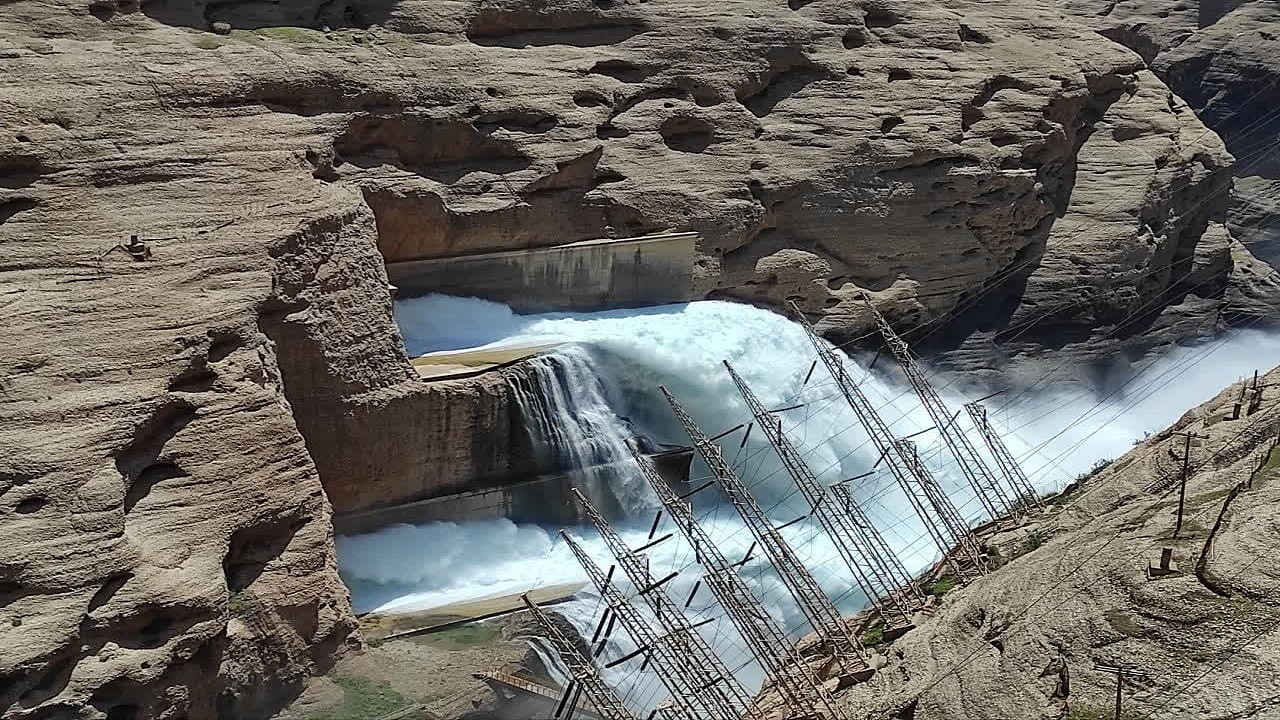 دبی ورودی سد دز ۳۰۰۰ مترمکعب بر ثانیه است